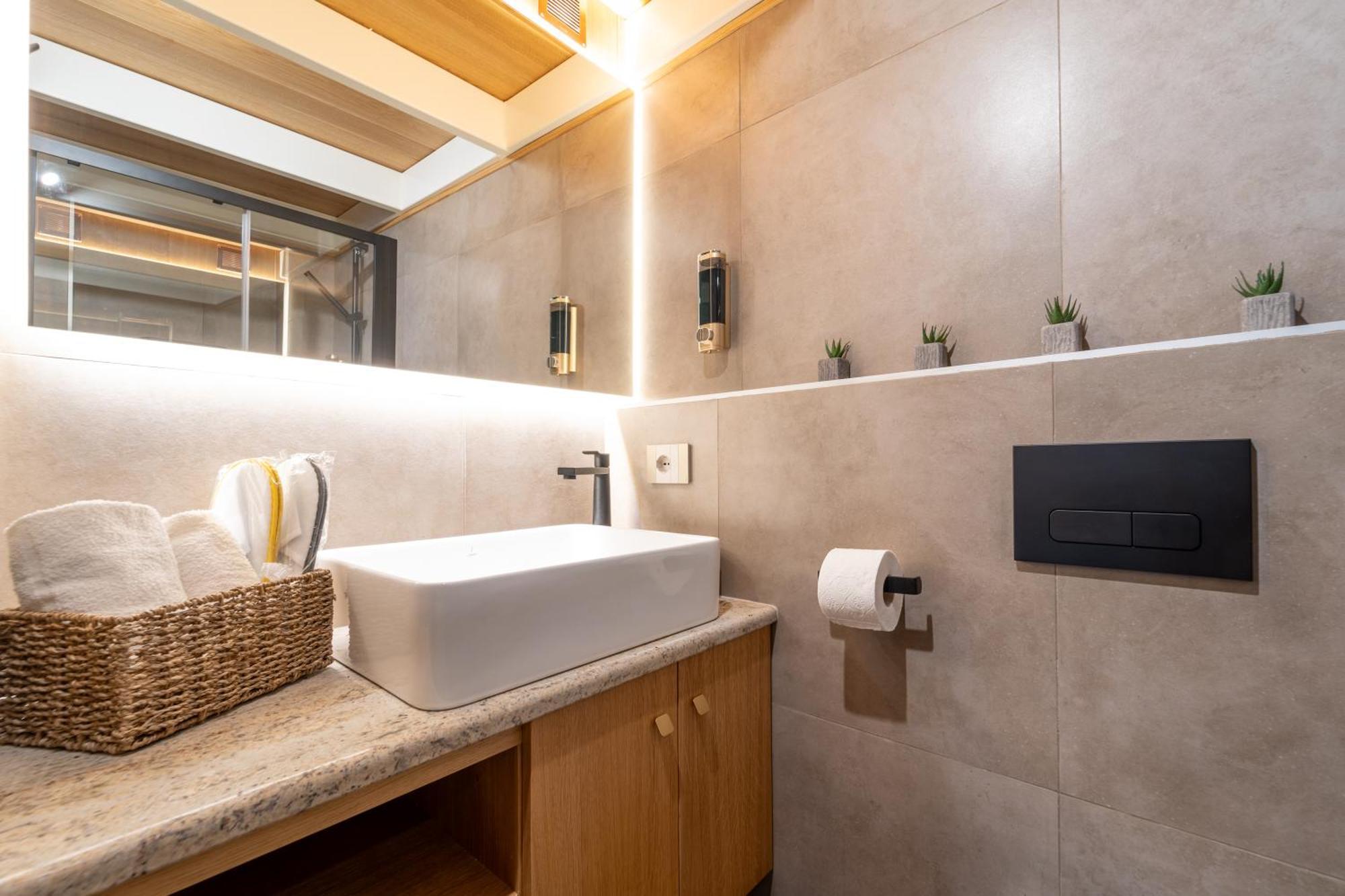 Luxury Urban Craft Apartment CTA